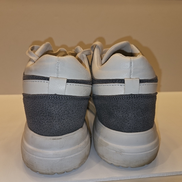 Axel Arigato White and Gray Sneakers - Picture 7 of 16